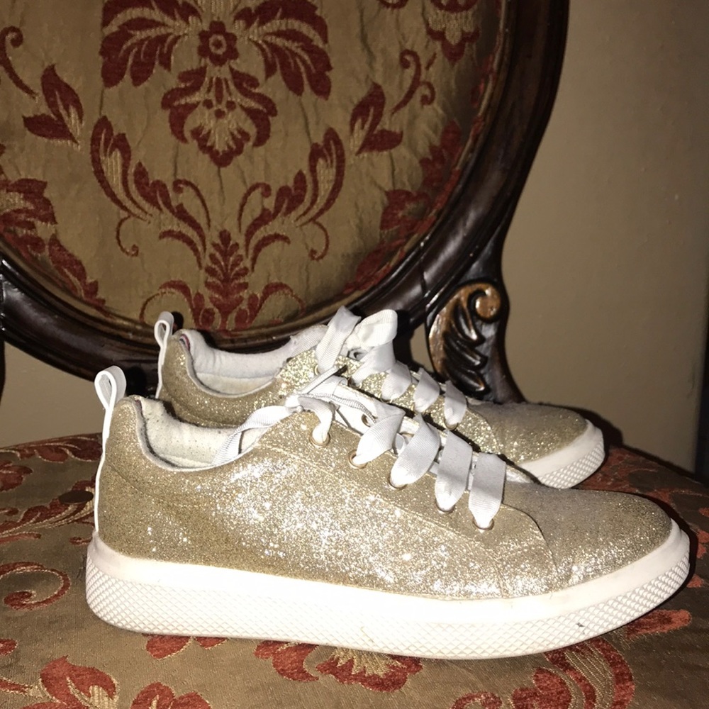 Sneakers - Picture 2 of 3